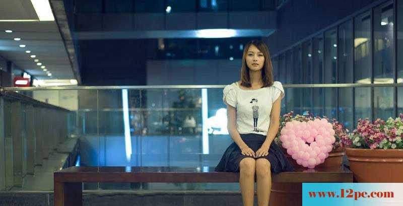 天桥妹妹清闲写真修长美腿(10P)