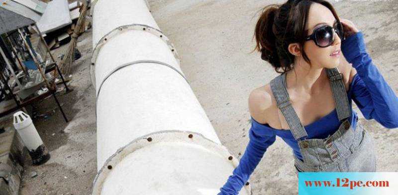 天台上的美腿女生热情又活力(12P)