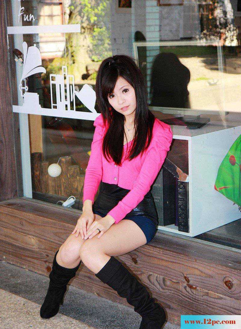 甜蜜的网友懒妮妮清纯外拍(10P)
