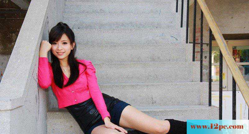甜蜜的网友懒妮妮清纯外拍(10P)