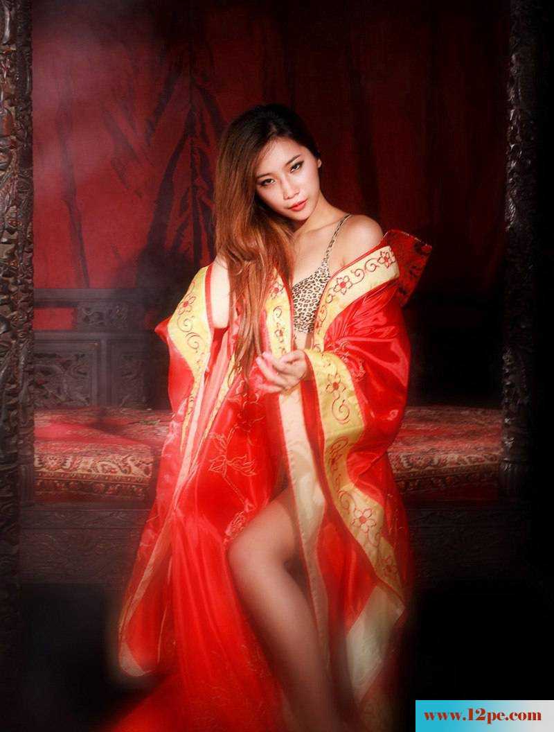 甜蜜美女恋恋你的床(10P)