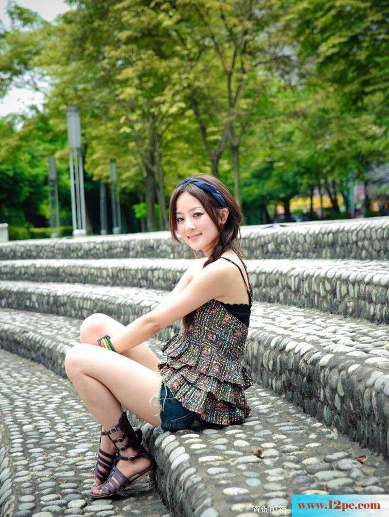 无敌超赞美腿果子美女清纯街拍(15P)