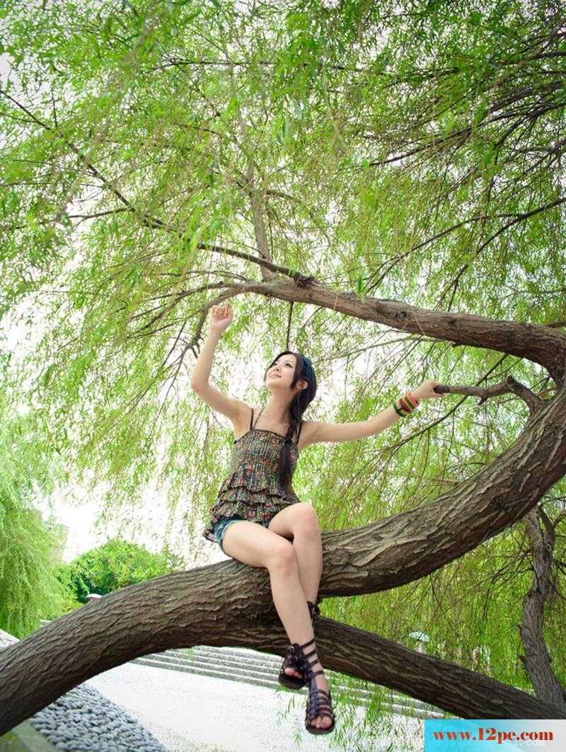 无敌超赞美腿果子美女清纯街拍(15P)