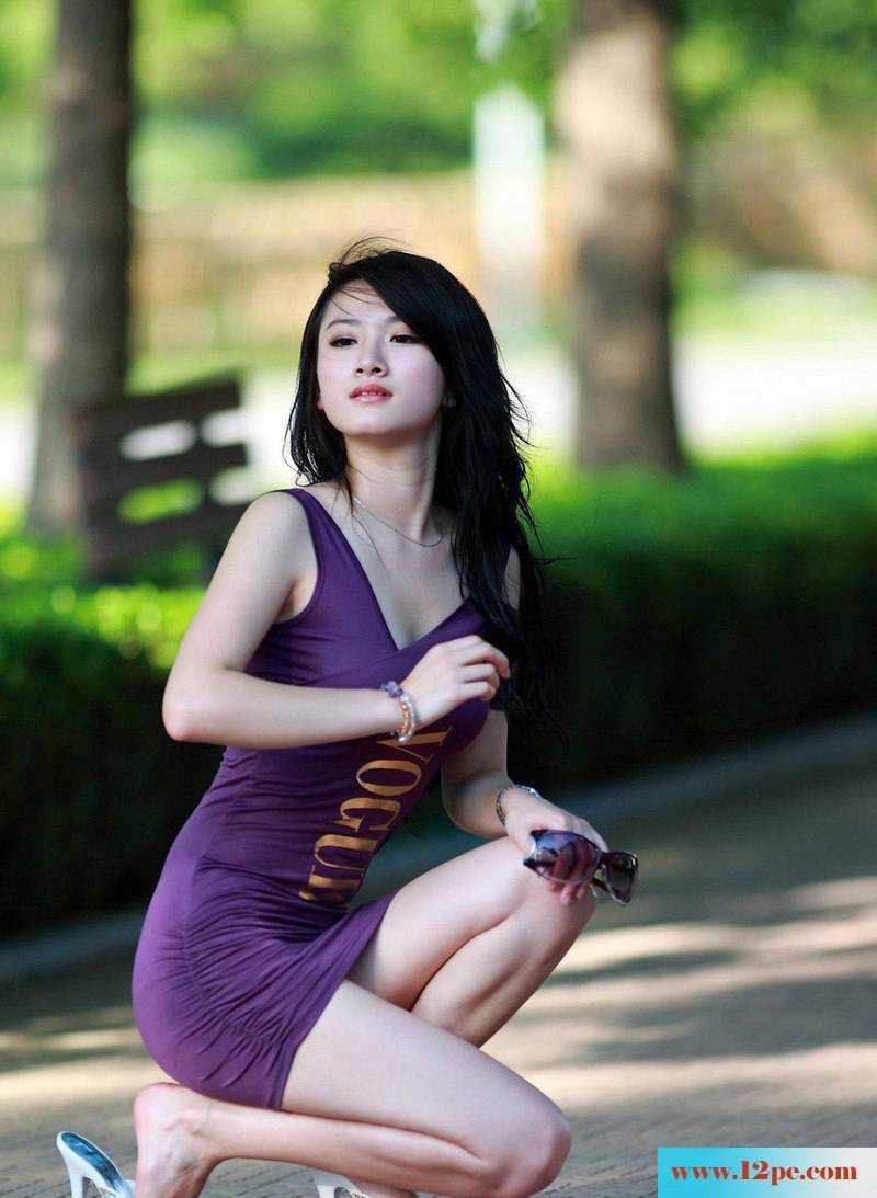 夏日的完美身姿清秀美女街拍(16P)