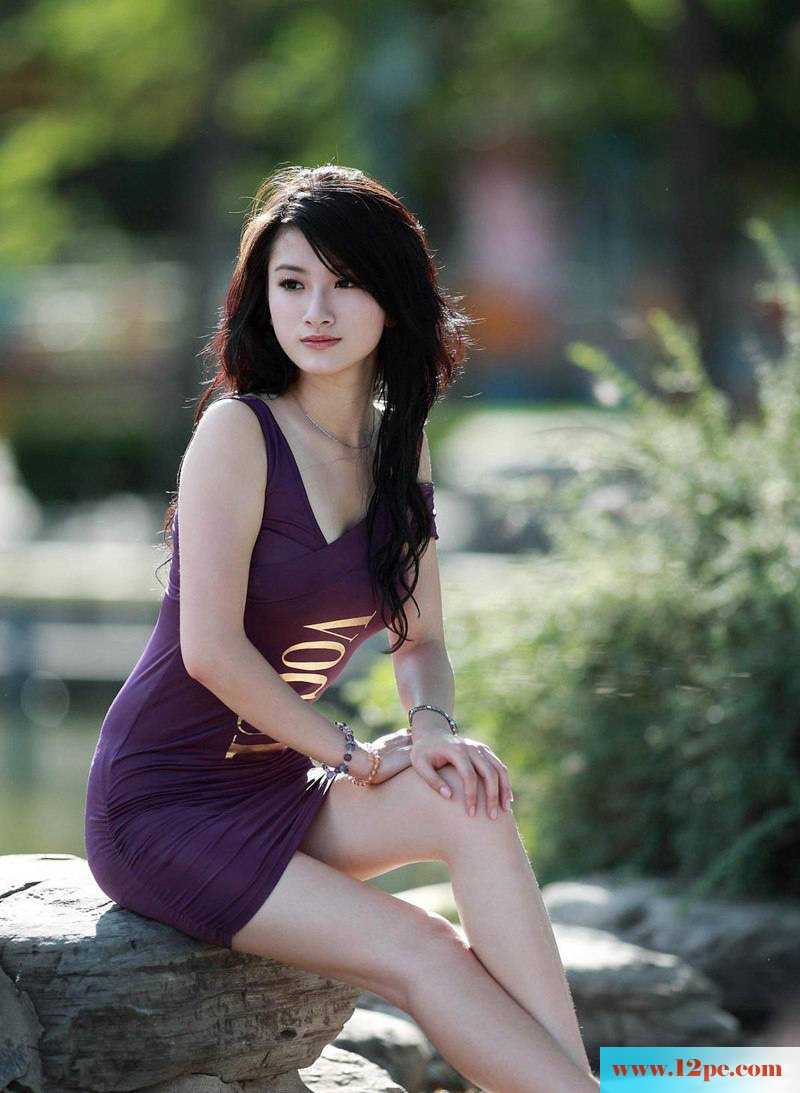 夏日的完美身姿清秀美女街拍(16P)