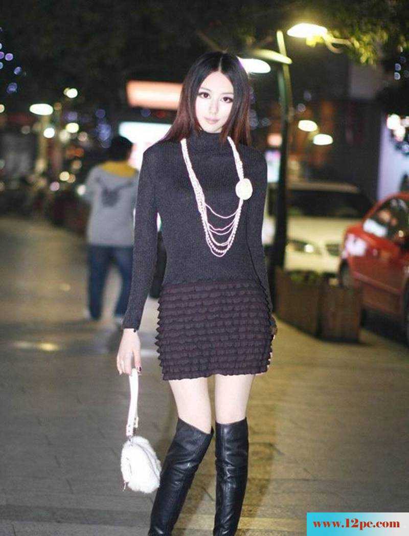 妩媚动人的日系时尚嫩模美女街拍美腿(16P)