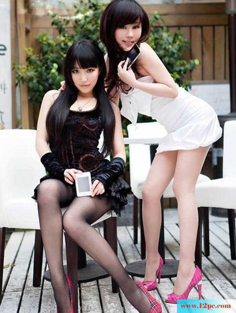 妩媚黑丝美腿美女大杂会(10P)