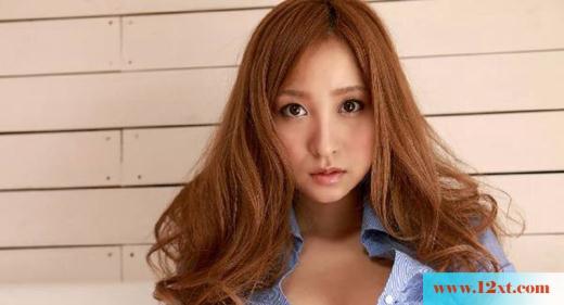 性感美女的翘臀展现好想把她给后入了(31P)