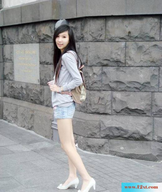 中国长腿美女街边风采(10P)
