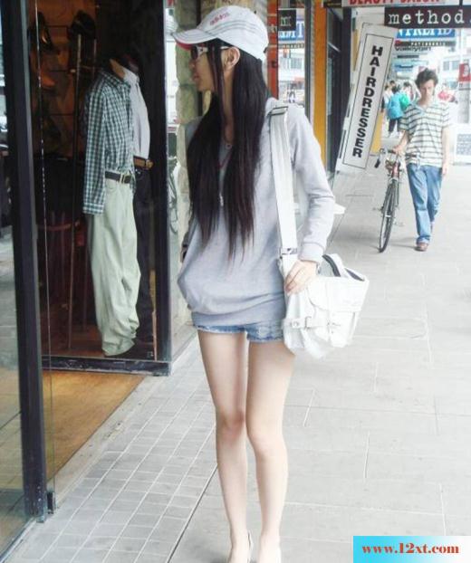 中国长腿美女街边风采(10P)