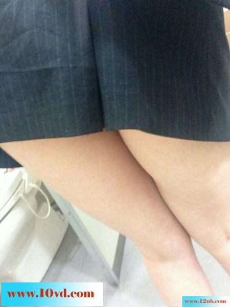 保险人妻，一摸就出水(12P)