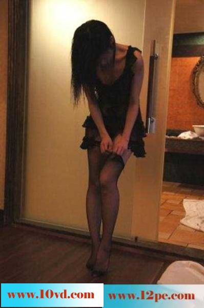 约着情人到酒店，情人自带情感内衣好诱惑(24P