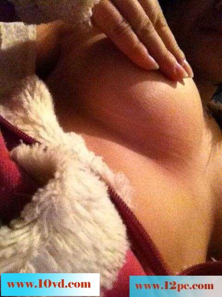 我的女朋友看着她的胸长大的(12P)