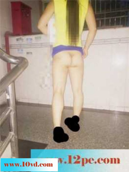 我的骚逼老婆超市露出找刺激。(18P)