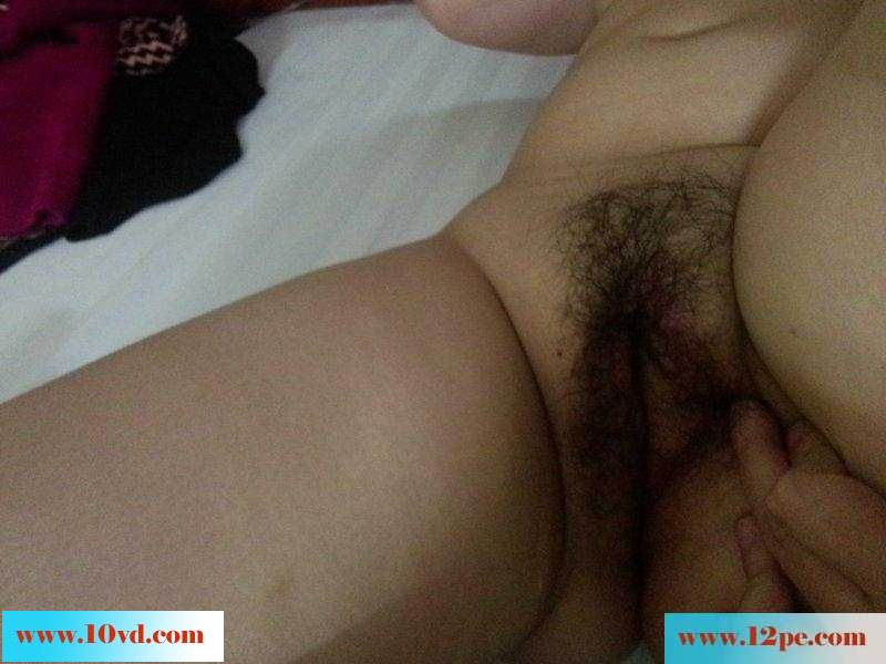 我家的极品气质女友，白皙丰满的大屁股，如此