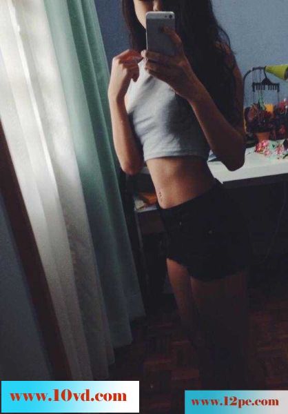 我那性感女友很大胆试衣服间都要拍照(11P)
