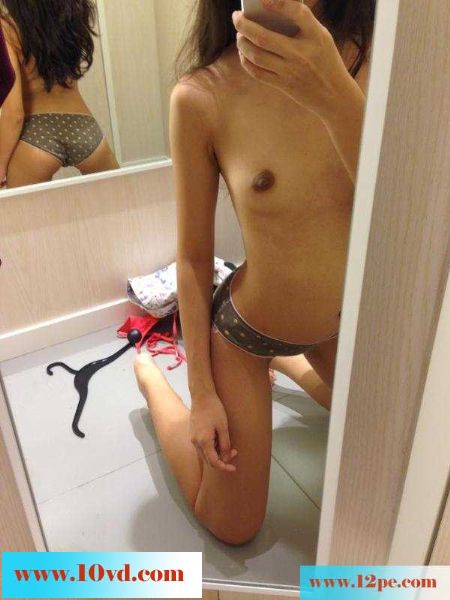 我那性感女友很大胆试衣服间都要拍照(11P)
