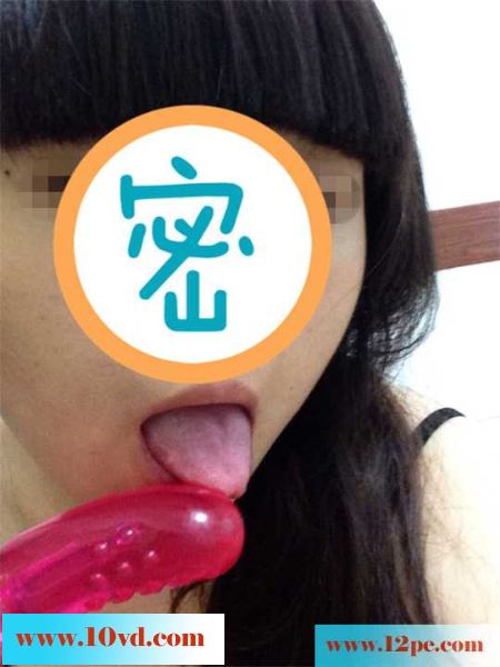 喜欢吃假阳具的淫娃(21P)