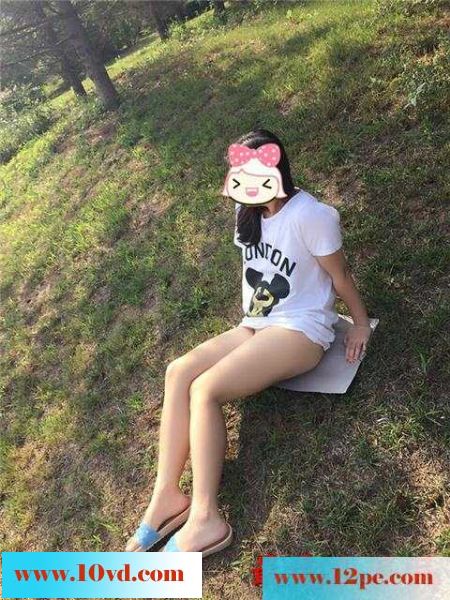小娇妻第二次清纯风的江边公园外拍(15P)