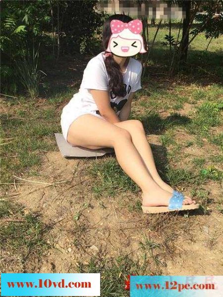 小娇妻第二次清纯风的江边公园外拍(15P)