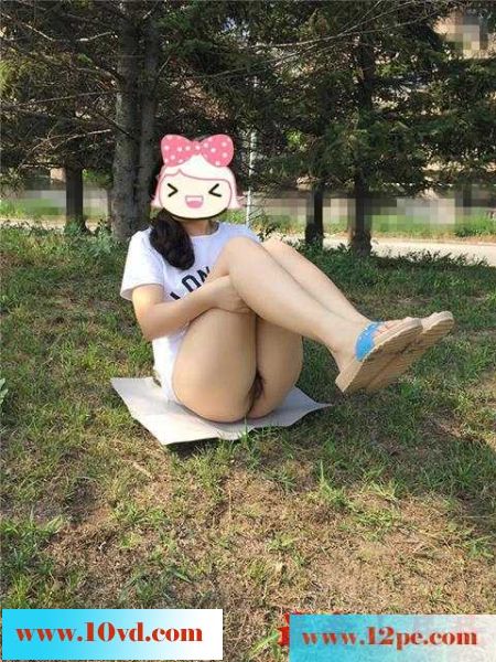 小娇妻第二次清纯风的江边公园外拍(15P)