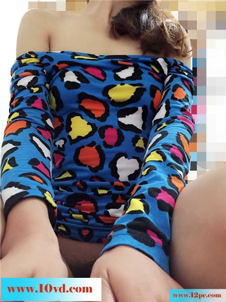 修长美腿的小骚翘臀女友与我热烈互动(13P)
