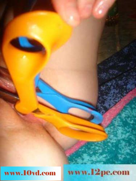 一个女网友传自慰照片给我看的我心惊胆跳慎入