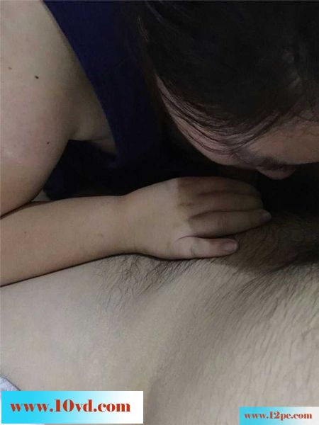 一手无法掌握的大奶妹，玩得很舒服(15P)