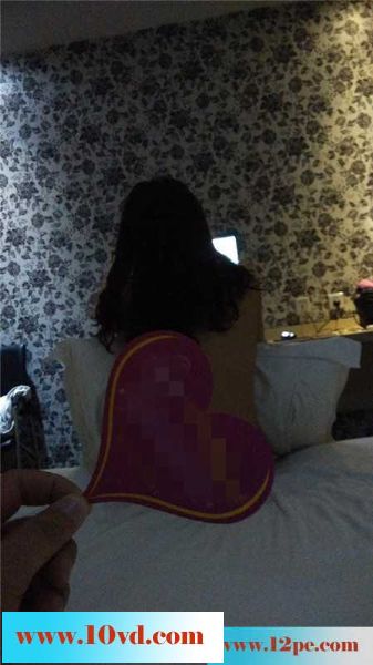 已婚少妇与我酒店幽会(11P)