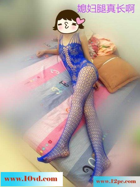 与小胸骚娇妻大战前的自拍(21P)