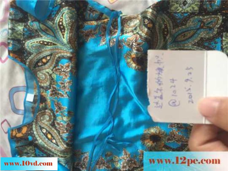 在家一个独自享用老婆的BB(20P)