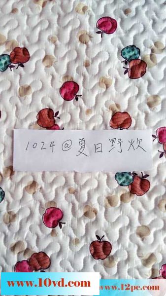 在家与白嫩老婆玩自拍(13P)