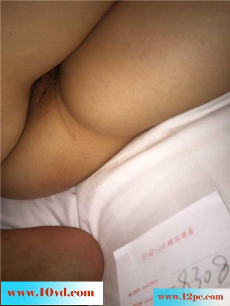 自拍，与已婚女同事在高级酒店一夜激情(15P)