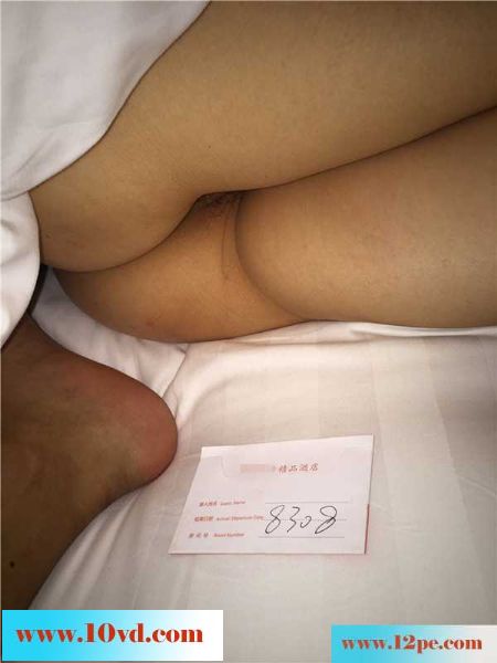 自拍，与已婚女同事在高级酒店一夜激情(15P)