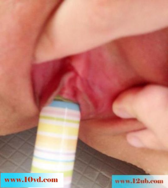 00后少女，水多柔嫩，爆草肯定超爽喔！(9P)