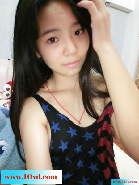 90后小罗利超可爱，发育的小嫩乳头性感自拍-(