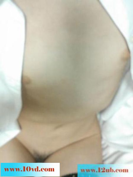 OK绷原来不止能止血，还能遮羞，小姑娘真羞涩