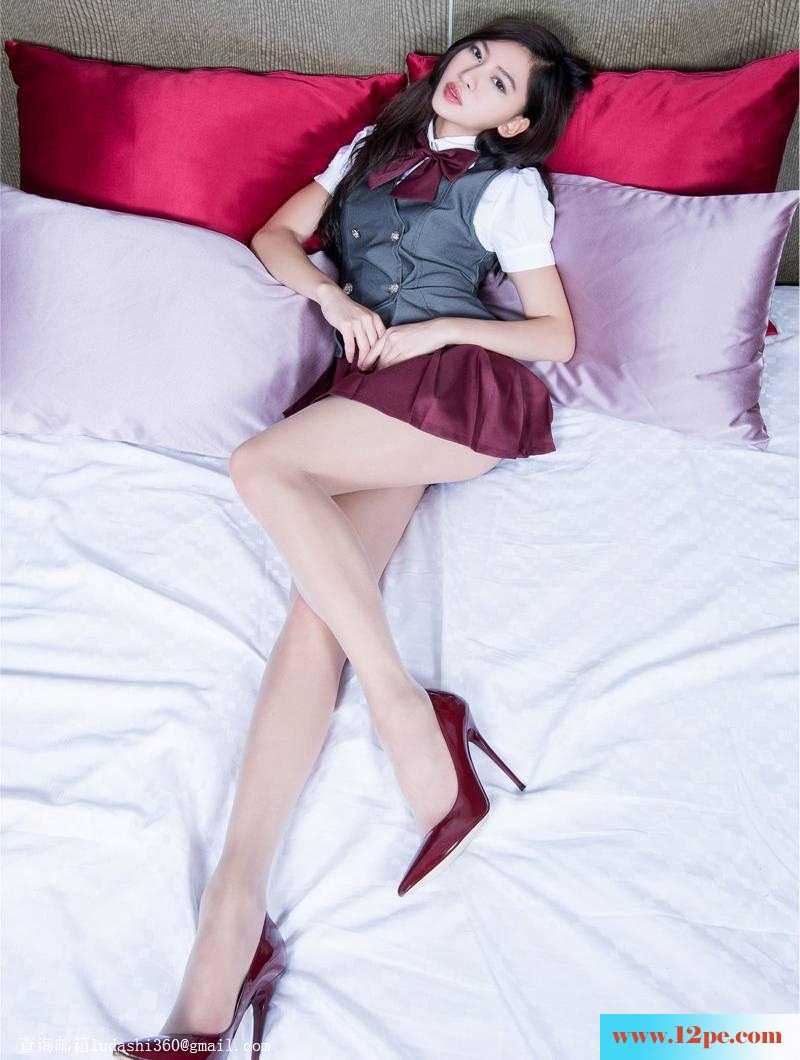 贵气美肉丝美腿床上写真(16P)