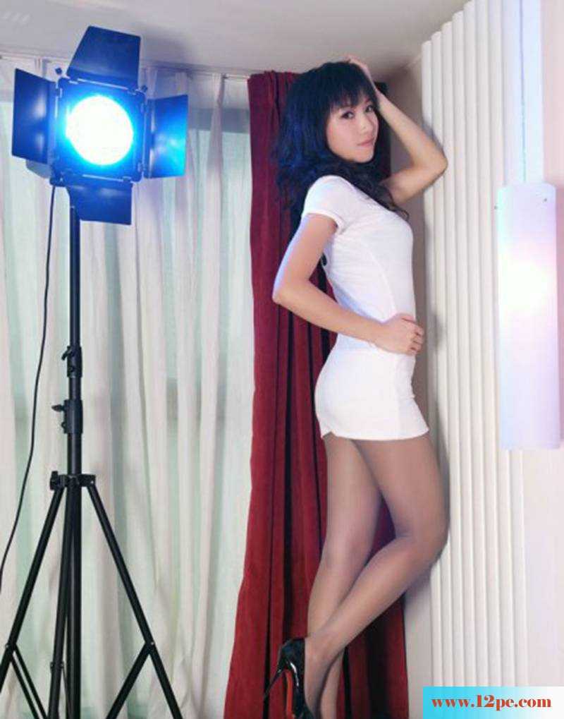 小赵美女的诱人黑丝美腿清新动人(13P)