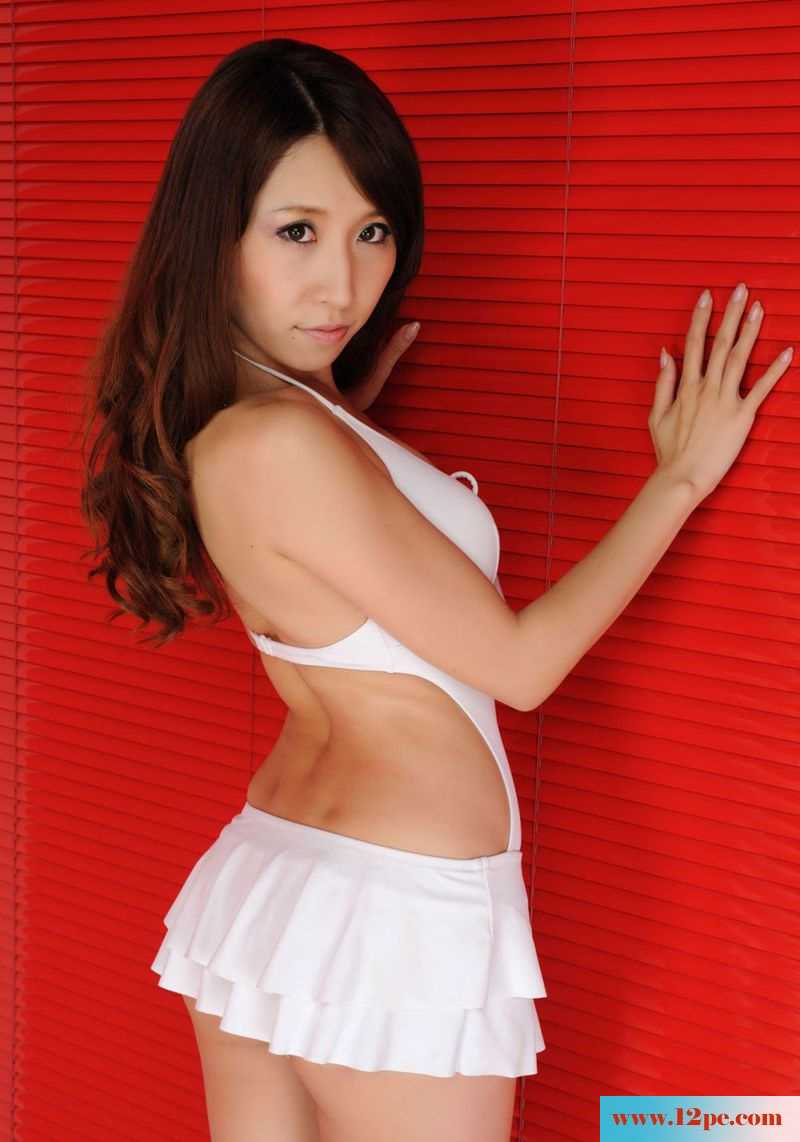 性感白色连体泳衣清纯女神的诱惑(32P)