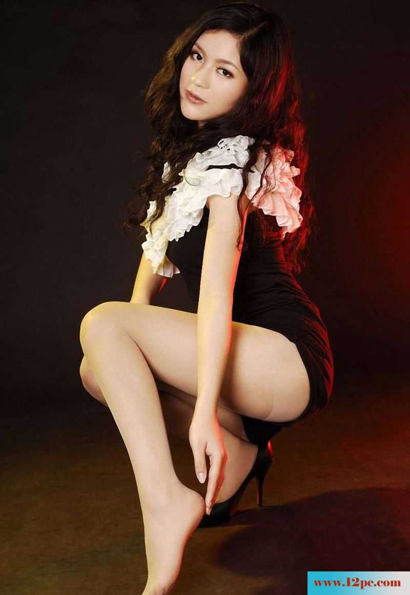 性感少妇的肉丝美腿的诱惑(21P)