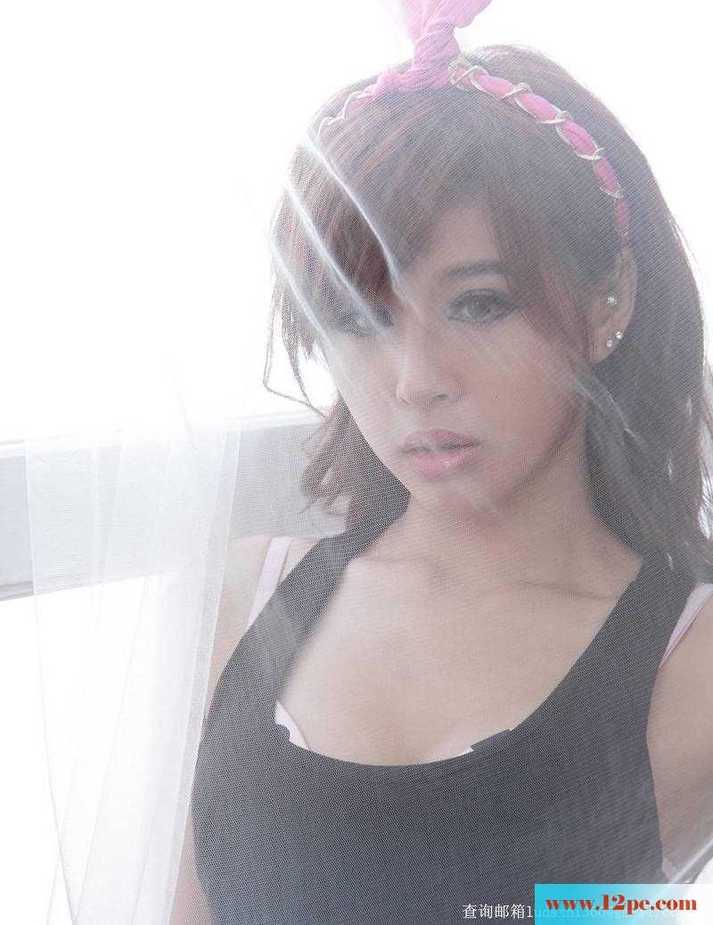 性感少女芹佳织私房的美腿写真(12P)