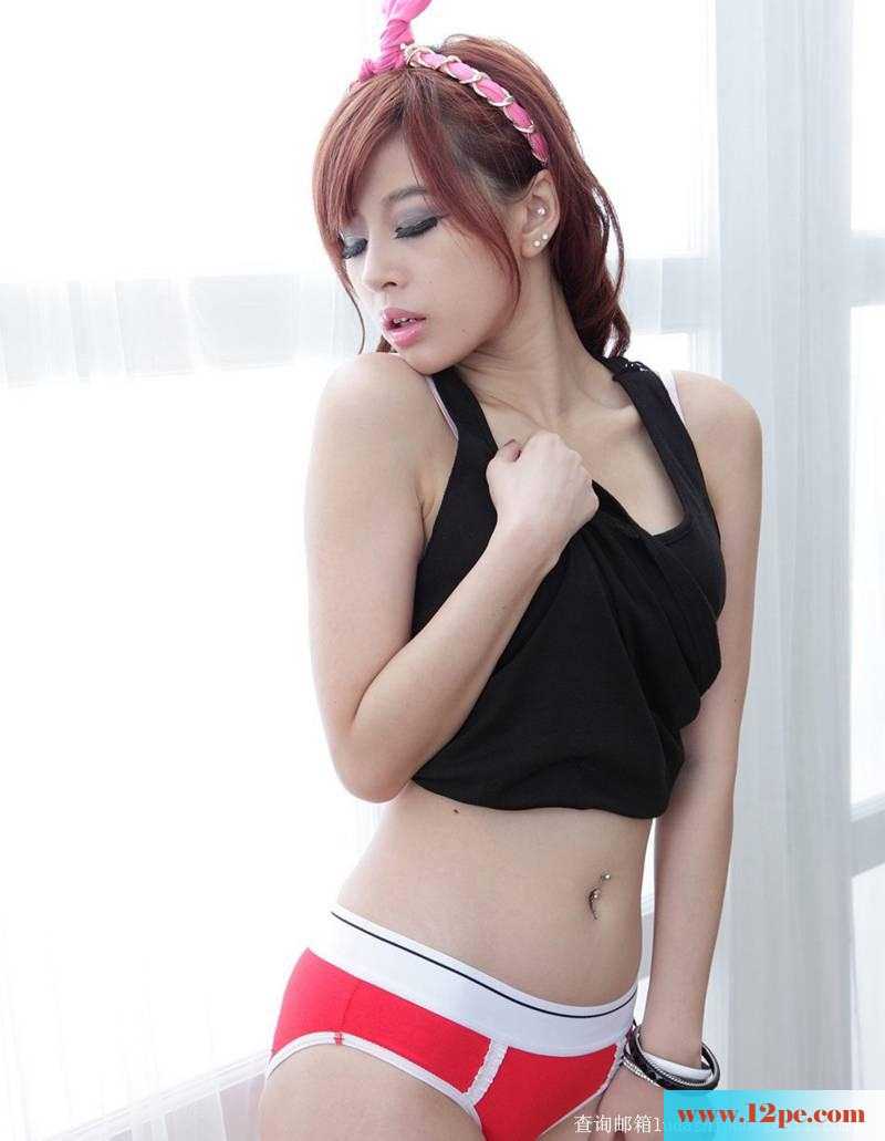 性感少女芹佳织私房的美腿写真(12P)