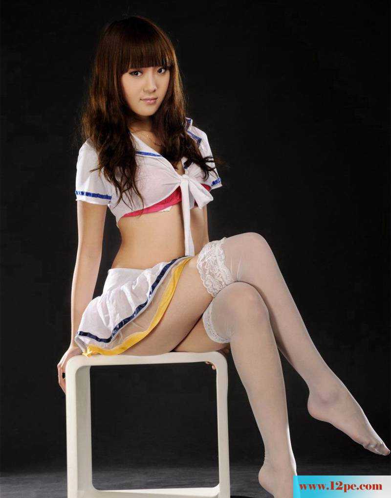 学生妹白丝的诱惑(12P)