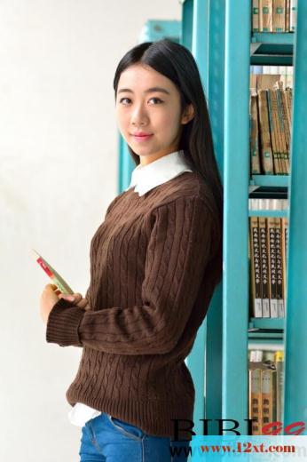 大学校园里的学妹-长相一般不过真是纯【17P】