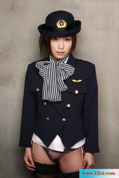 岛国警视厅的女子制服诱惑