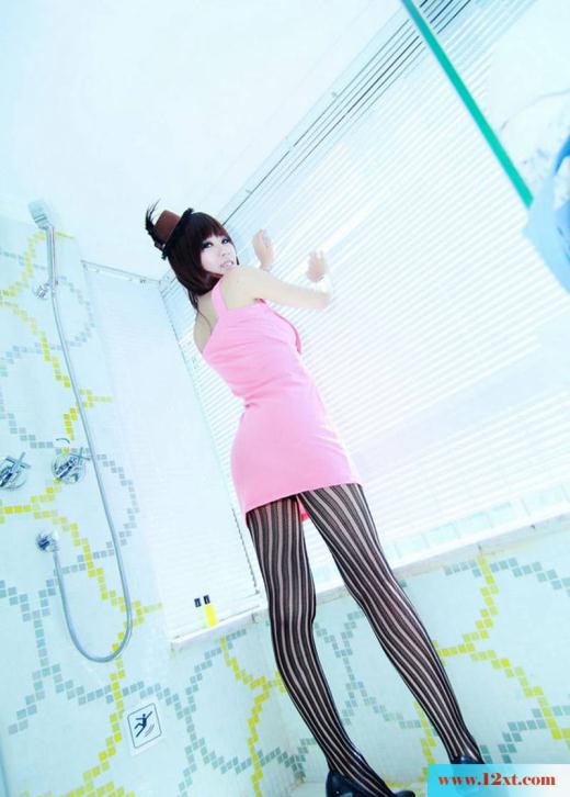 顶级条纹丝袜美女私房高清写真(12P)