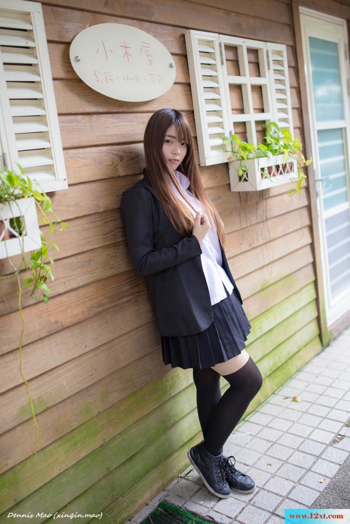 黑色的学生制服-高挑的妹砸
