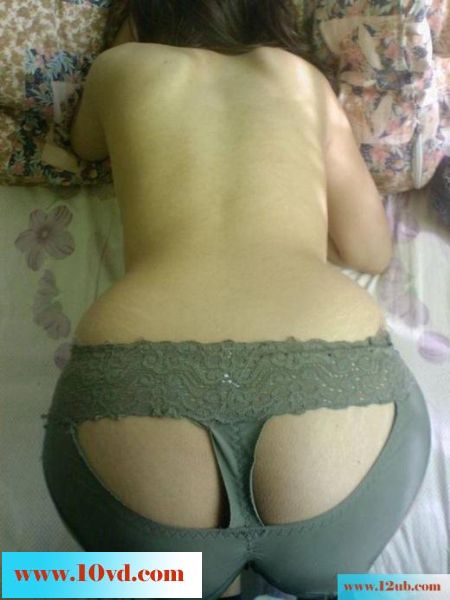 肥臀大奶的少妇居家自拍(12P)