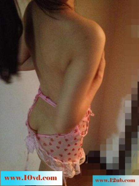 粉嫩粉嫩的奶子，这样的身材才是极品(9P)